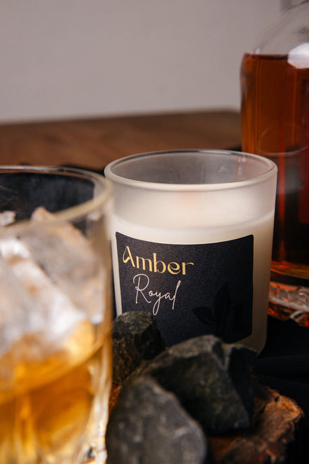 herzton Amber Royal Kerze im Gegenlicht, goldene Atmosphäre