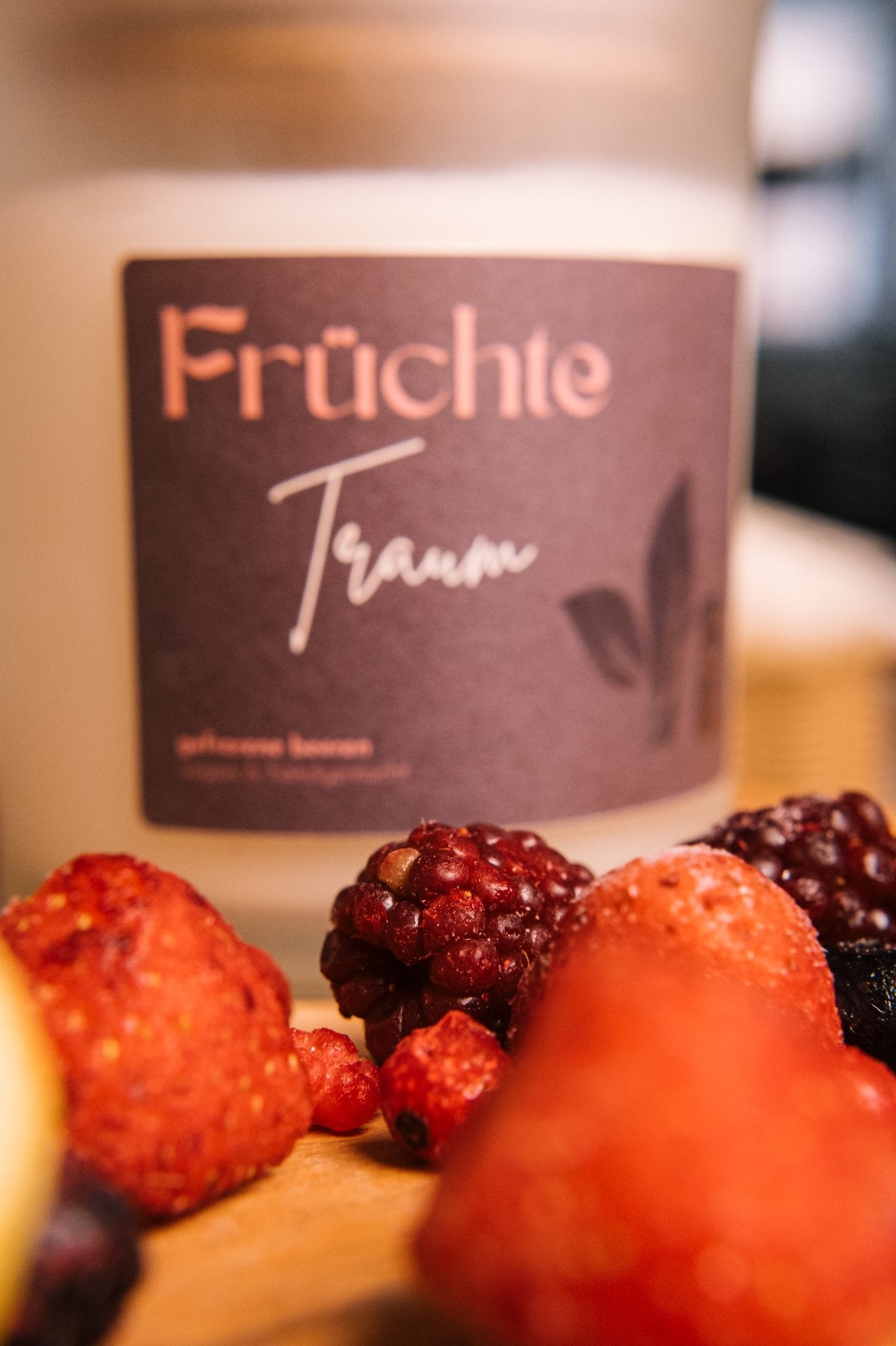 herzton Früchtetraum Kerze Nahaufnahme Etikett 