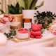 herzton Love & Light Detail, Liebes-Botschaft Kerze im Glas neben Love Bear, warmes Licht