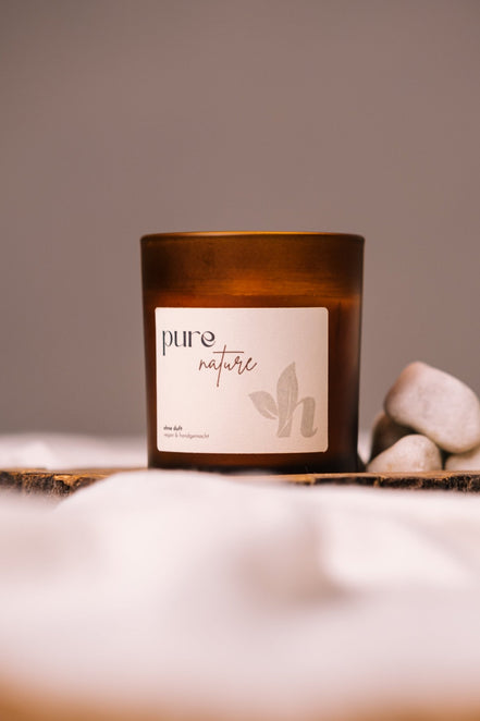 herzton Pure Nature Kerze von oben, Holzdocht sichtbar