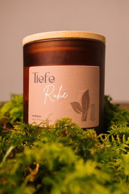 herzton Tiefe Ruhe Kerzen-Set auf Holzscheibe mit Natursteinen
